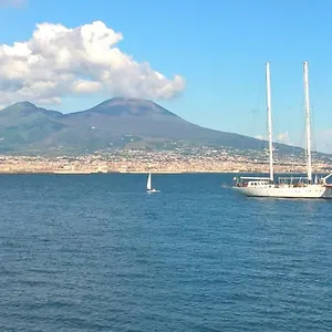 napoli-storia-e-mare.hotels-amalfi.com/